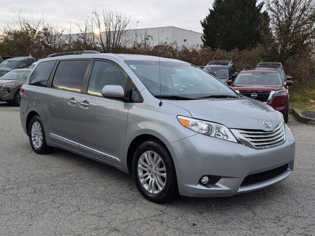 2014 Toyota Sienna XLE