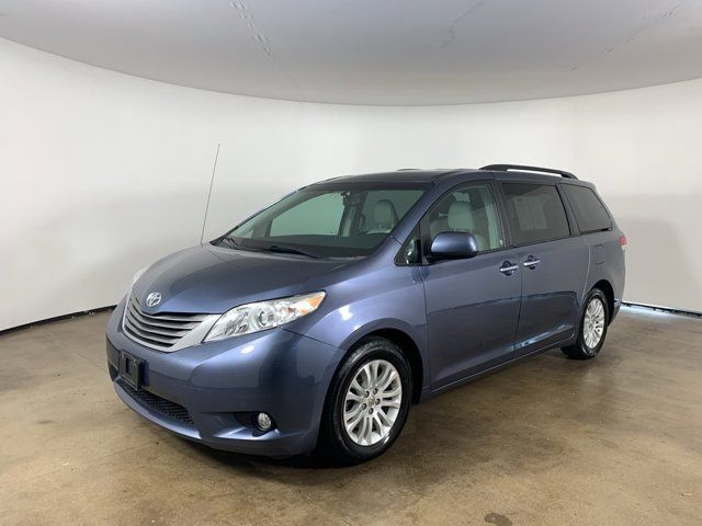 2014 Toyota Sienna XLE