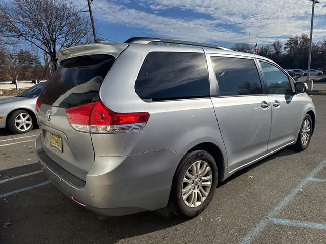 2014 Toyota Sienna XLE