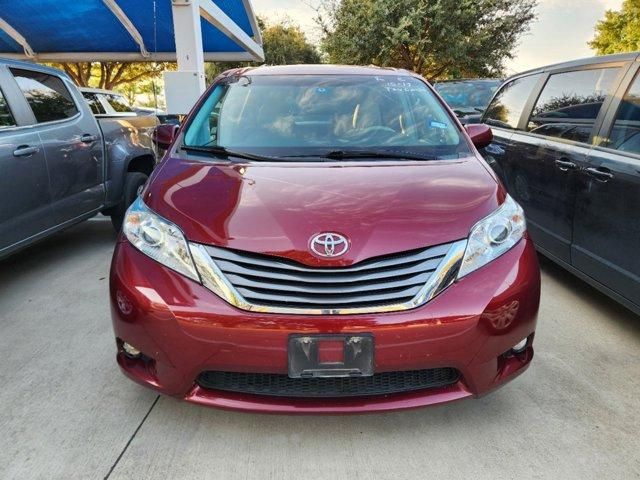 2014 Toyota Sienna XLE