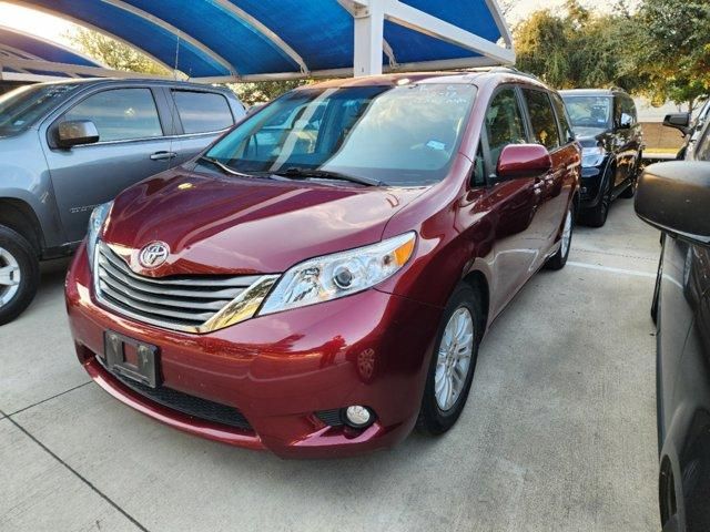 2014 Toyota Sienna XLE