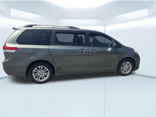 2014 Toyota Sienna XLE