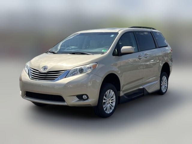 2014 Toyota Sienna XLE