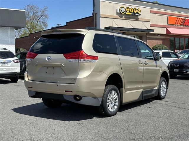 2014 Toyota Sienna XLE