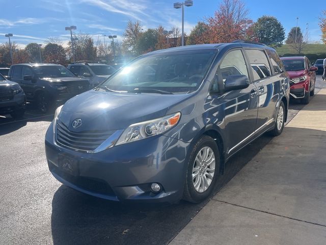 2014 Toyota Sienna XLE