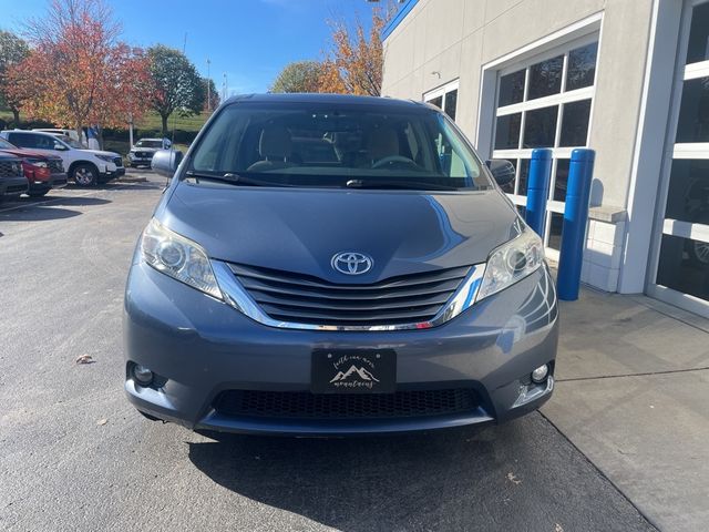 2014 Toyota Sienna XLE