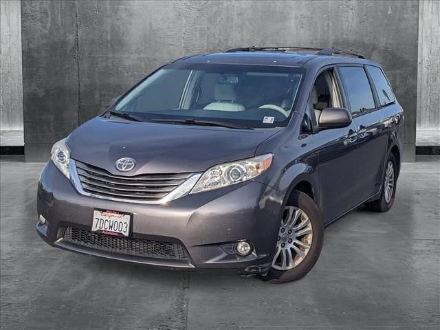 2014 Toyota Sienna XLE