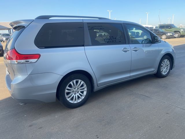 2014 Toyota Sienna XLE