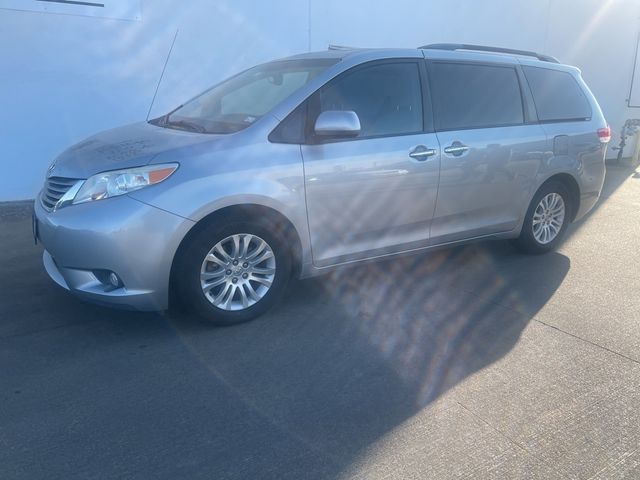 2014 Toyota Sienna XLE