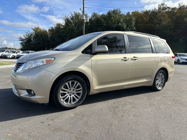 2014 Toyota Sienna XLE