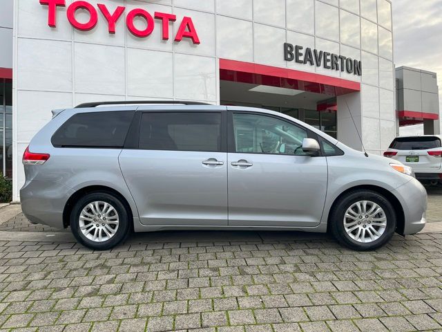 2014 Toyota Sienna XLE