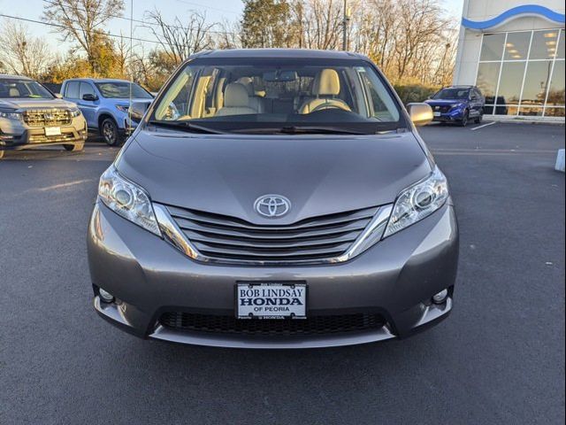 2014 Toyota Sienna XLE