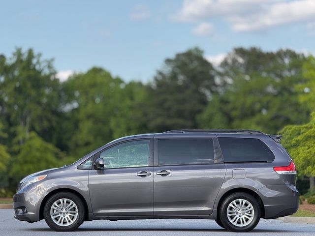 2014 Toyota Sienna 