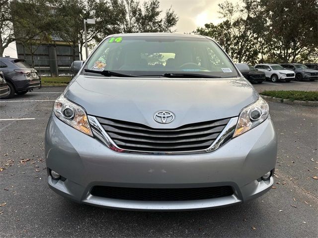 2014 Toyota Sienna 