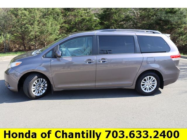 2014 Toyota Sienna XLE