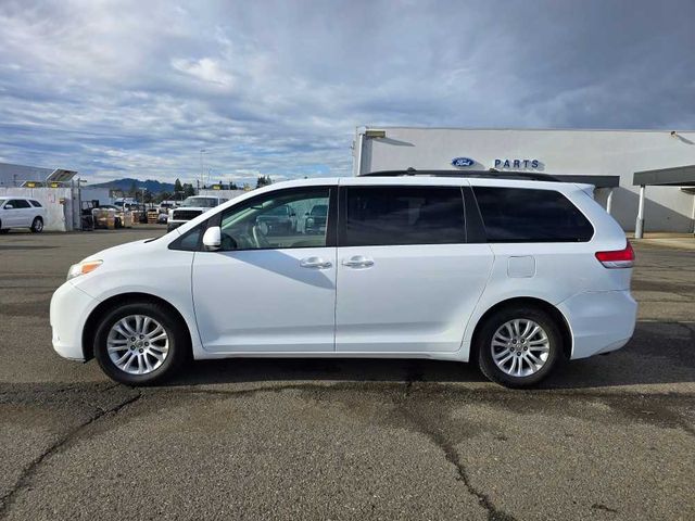 2014 Toyota Sienna XLE