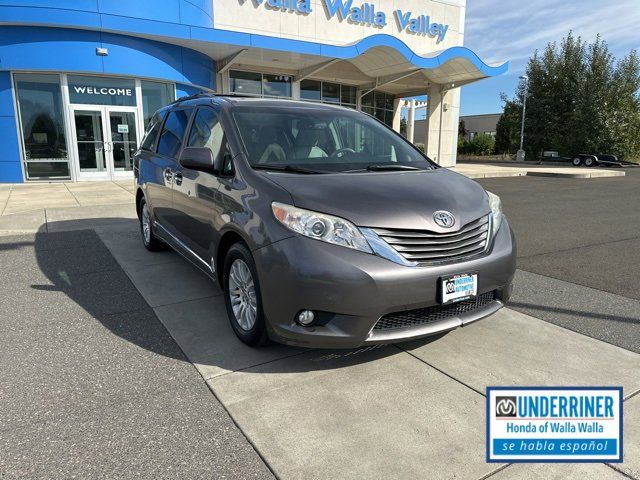 2014 Toyota Sienna XLE