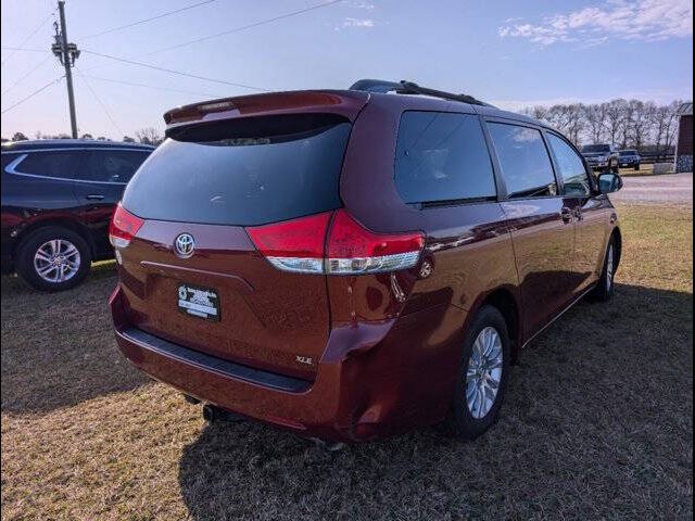 2014 Toyota Sienna XLE