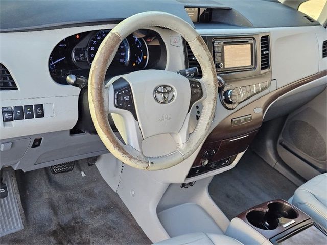 2014 Toyota Sienna 