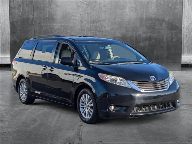 2014 Toyota Sienna XLE