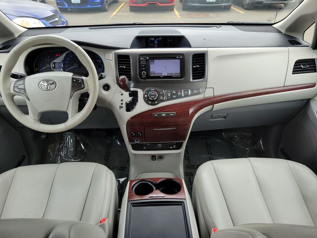 2014 Toyota Sienna XLE