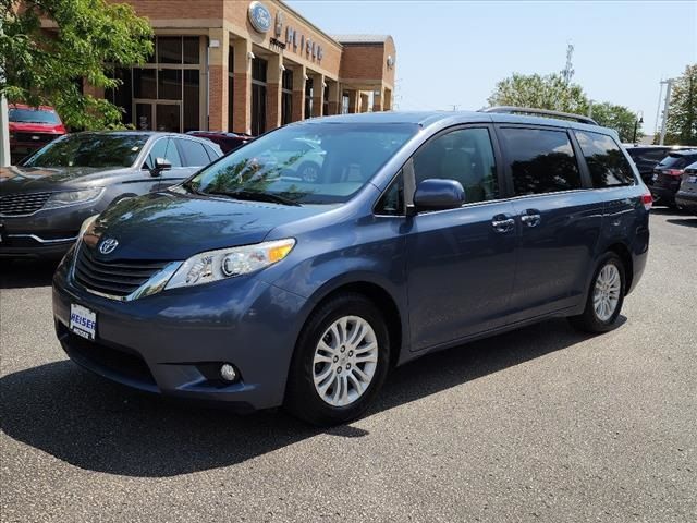 2014 Toyota Sienna XLE