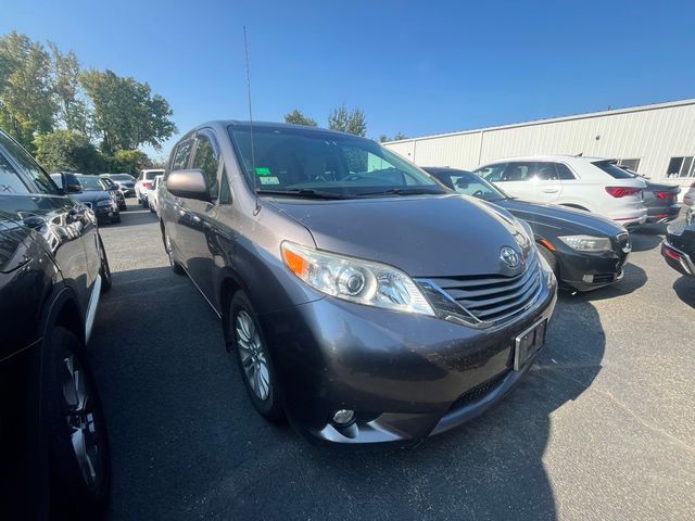 2014 Toyota Sienna XLE