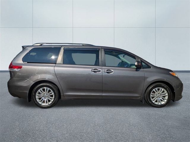 2014 Toyota Sienna XLE