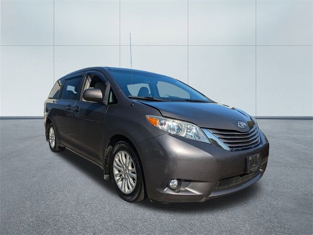 2014 Toyota Sienna XLE