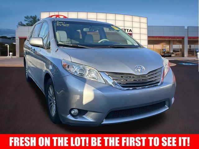 2014 Toyota Sienna XLE