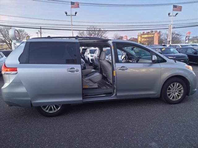 2014 Toyota Sienna XLE