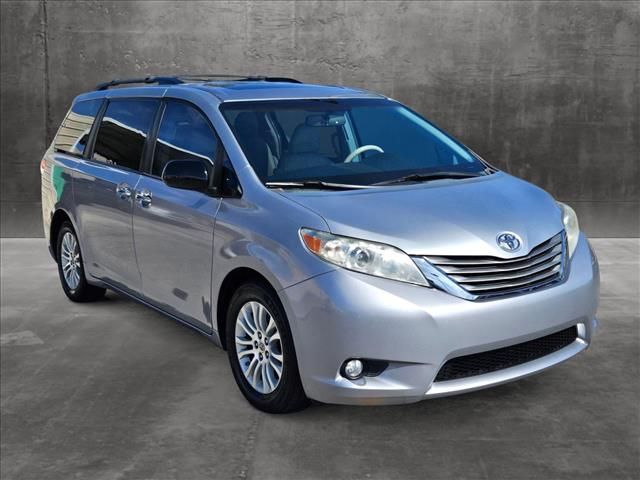 2014 Toyota Sienna XLE