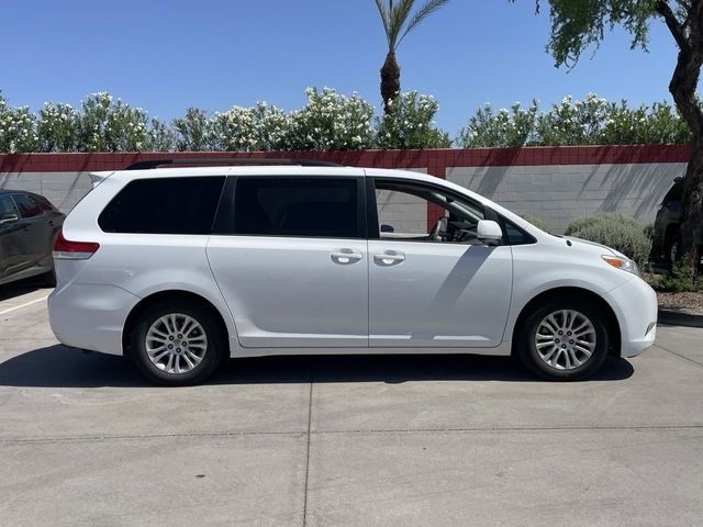 2014 Toyota Sienna XLE