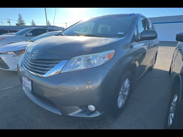 2014 Toyota Sienna XLE