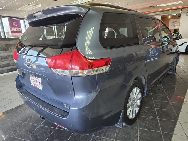 2014 Toyota Sienna XLE