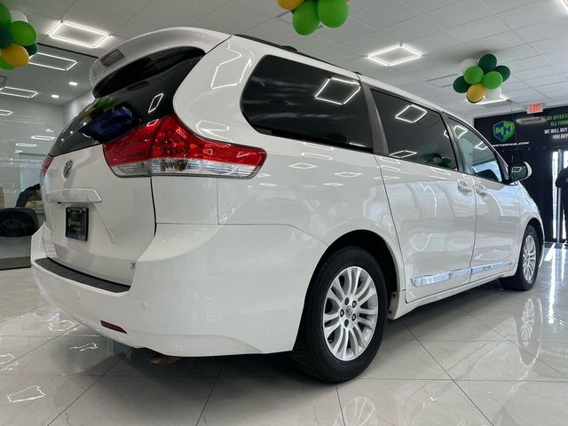 2014 Toyota Sienna 
