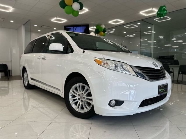 2014 Toyota Sienna 