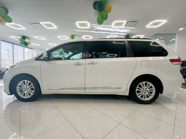 2014 Toyota Sienna 