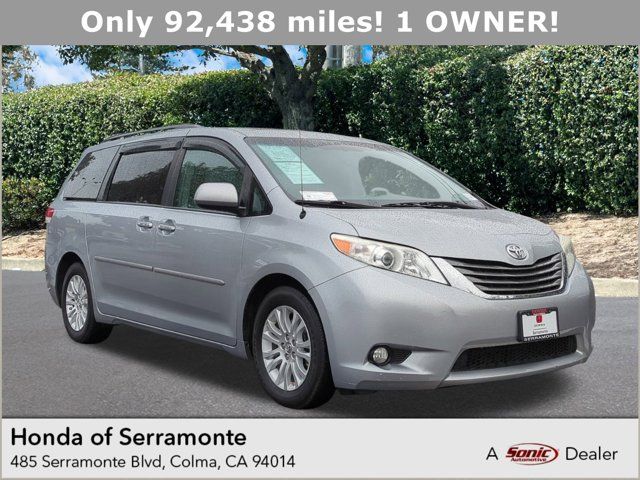 2014 Toyota Sienna XLE Auto Access Seat