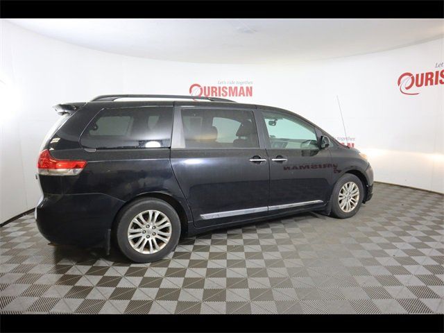 2014 Toyota Sienna XLE Auto Access Seat