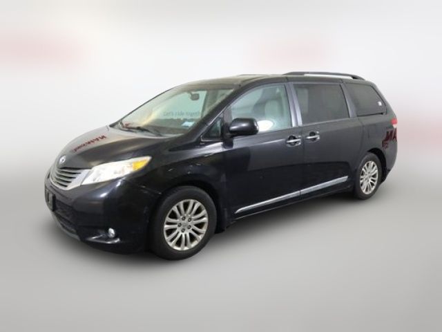 2014 Toyota Sienna XLE Auto Access Seat