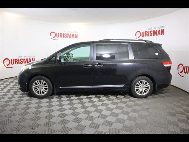 2014 Toyota Sienna XLE Auto Access Seat