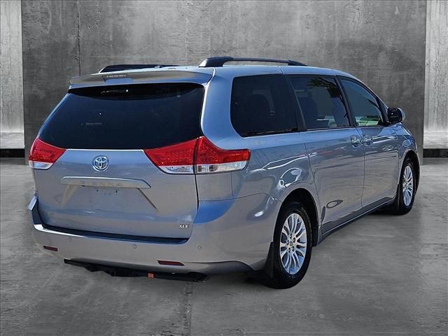 2014 Toyota Sienna XLE