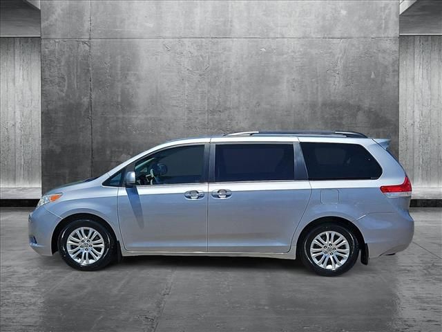 2014 Toyota Sienna XLE