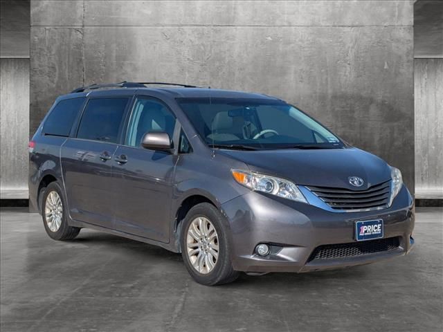 2014 Toyota Sienna XLE