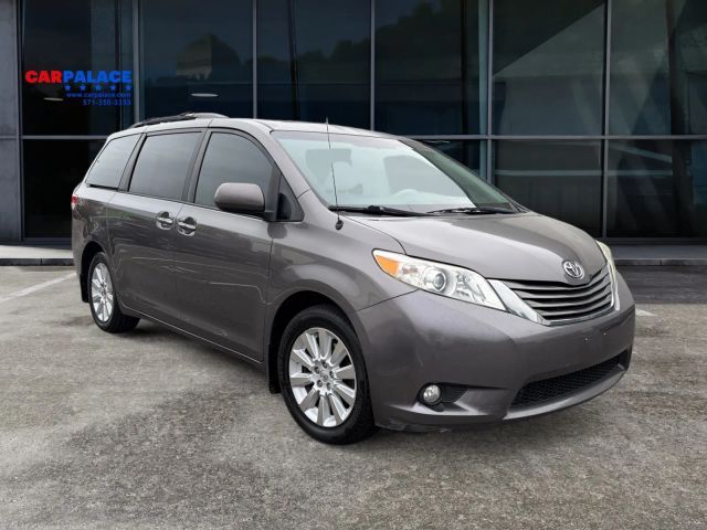 2014 Toyota Sienna XLE