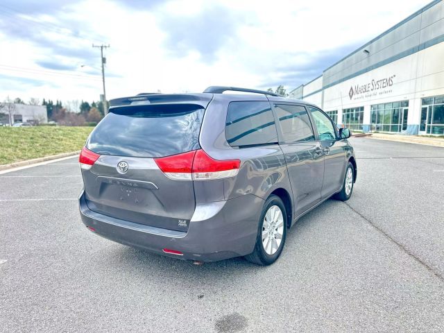 2014 Toyota Sienna XLE