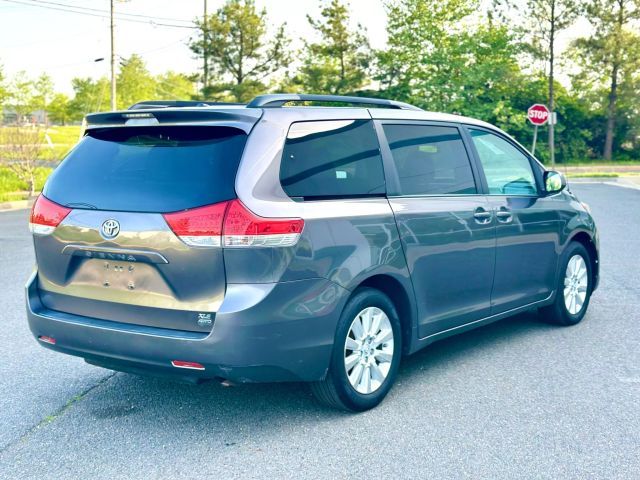 2014 Toyota Sienna XLE