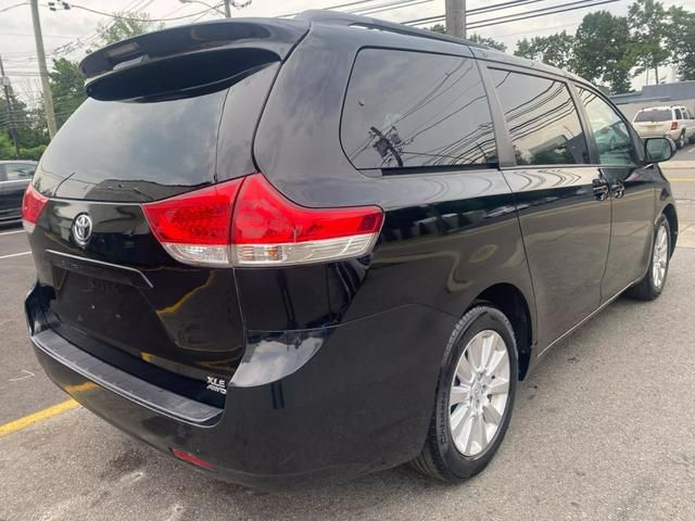 2014 Toyota Sienna XLE