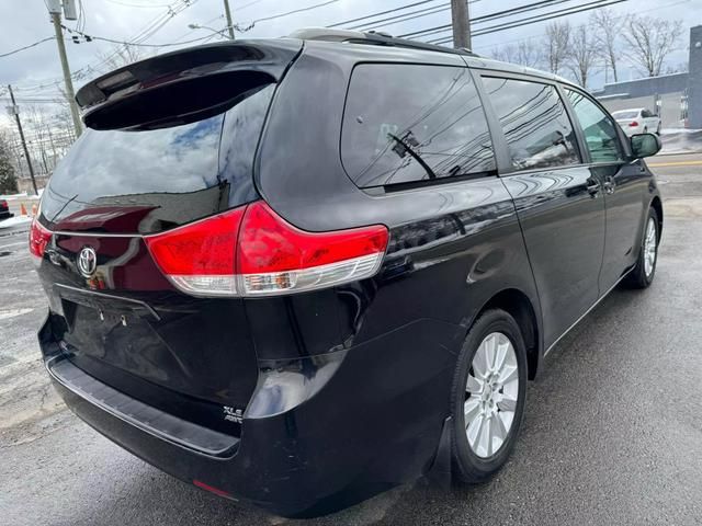 2014 Toyota Sienna XLE